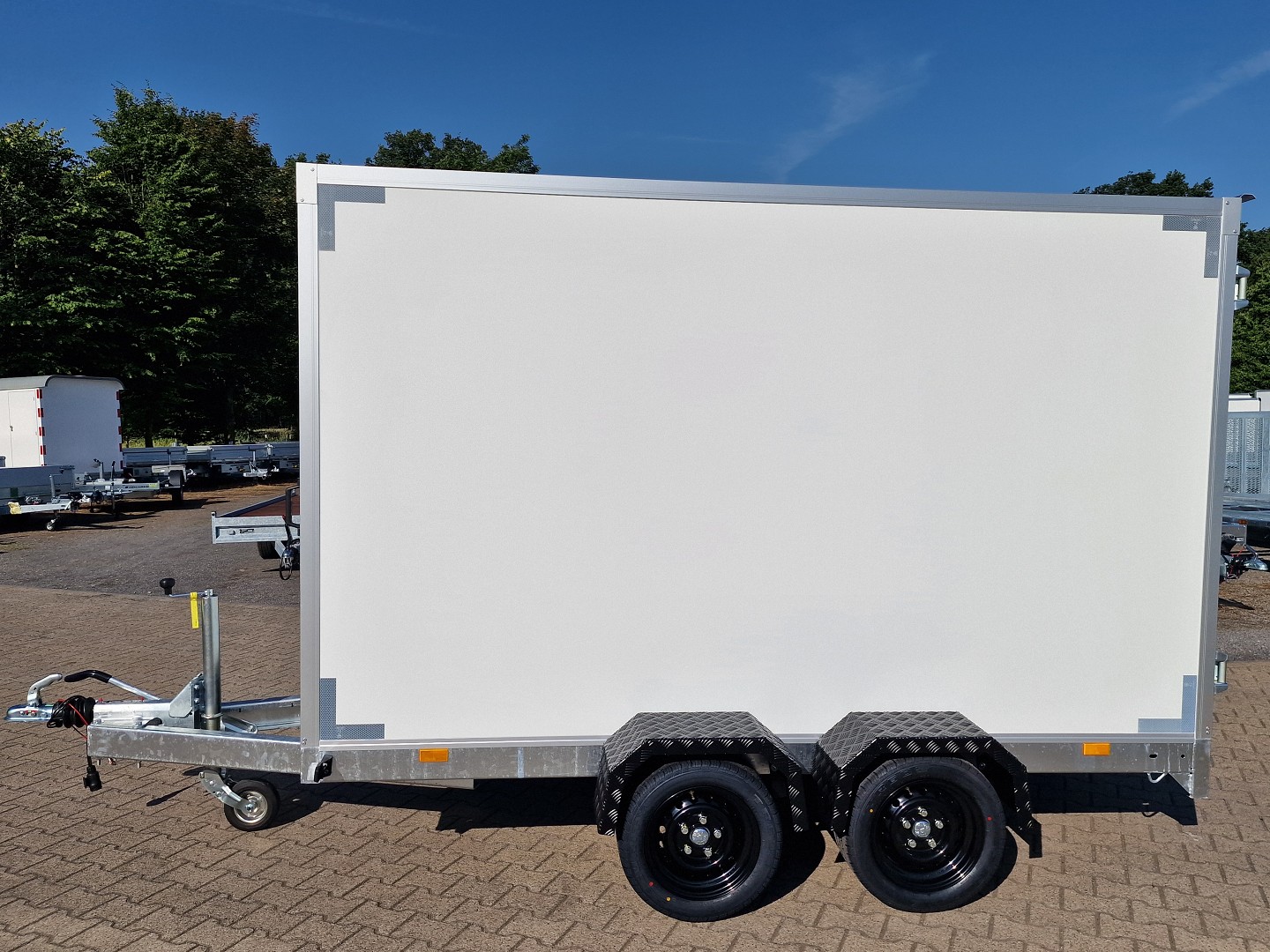 2,0to. VDM Kofferanhänger Seitenansicht