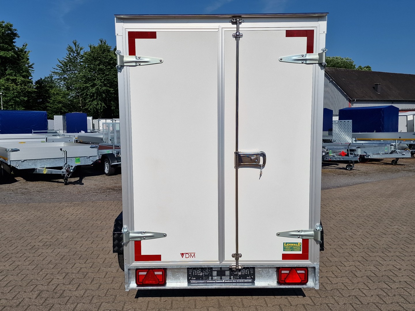 2,0to. VDM Kofferanhänger Heckansicht