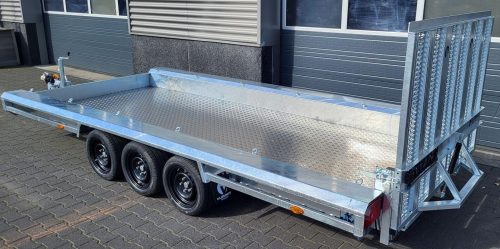 Aluboden auf Holzboden montiert, für Vlemmix Baggertransporter