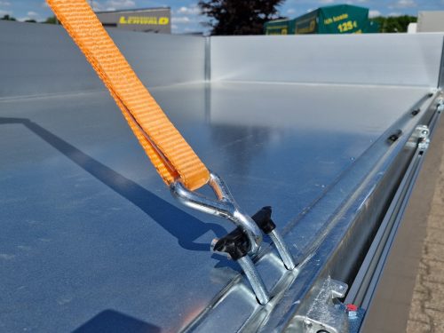 2,0to. SARIS Rückwärtskipper | Kasteninnenmaße 276x1,50x0,30m | Hand Pumpe