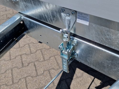 2,0to. SARIS Rückwärtskipper | Kasteninnenmaße 276x1,50x0,30m | Hand Pumpe