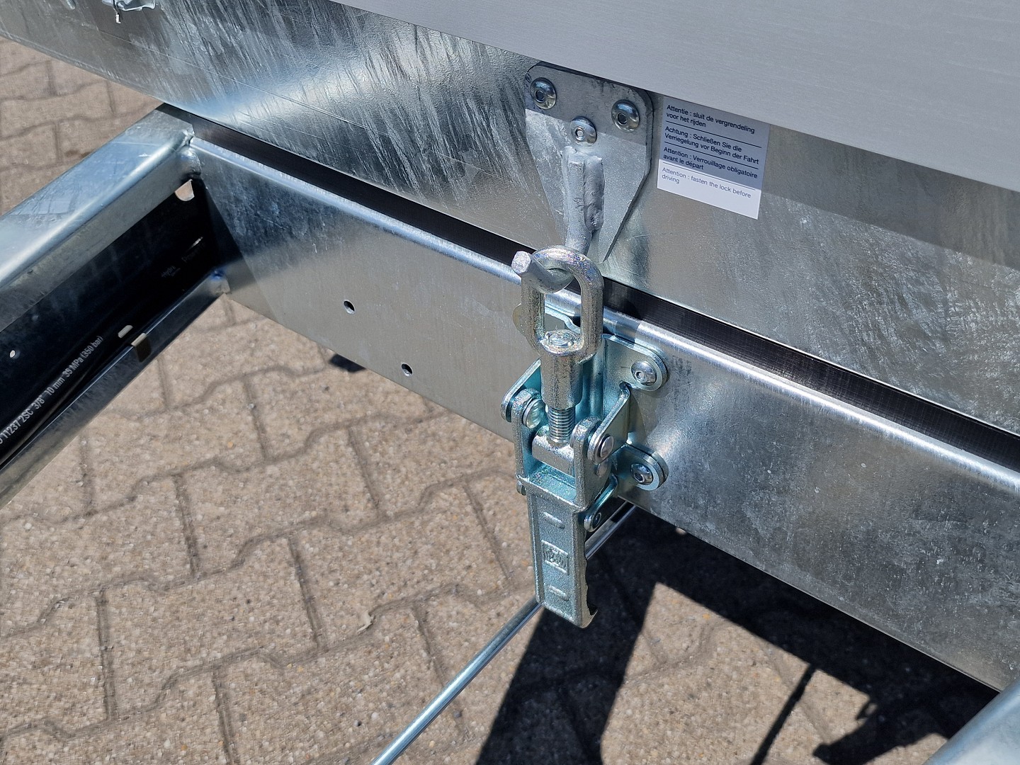 2,0to. SARIS Rückwärtskipper | Kasteninnenmaße 276x1,50x0,30m | Hand Pumpe