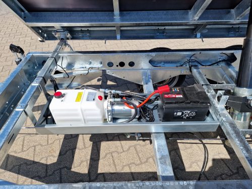 Elektropumpe von 2,7to. SARIS Dreiseitenkipper | Kasteninnenmaße 306x1,70x0,30m