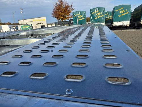 2,7to. Temared | Autotransporter 4,53x2,15m | CAR Deck Plus 4521/2 2.7T  Standschienen Lochung